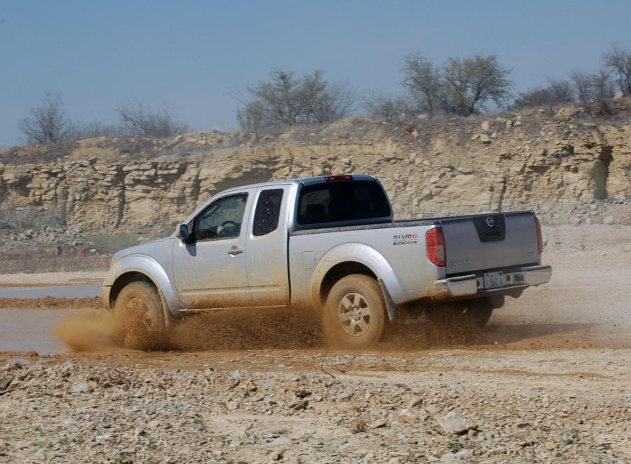  Nissan Frontier King Cab 2005 года  (фото 15 из 17)